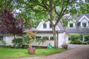 Large 3 bed house with separately bookable studio, Kingston Upon Thames